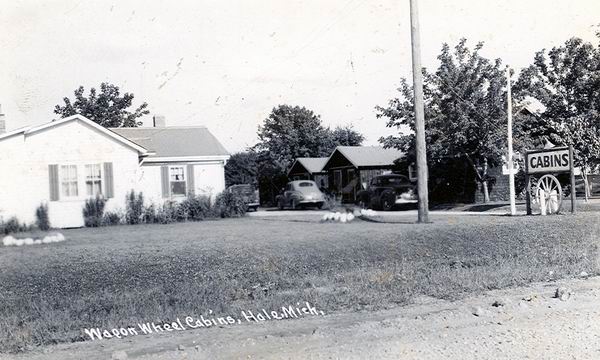Hale Wagon Wheel Cabins (newer photo)